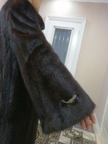 70 сом: Шуба шикарная цельная не растянутая норка, не крашеная натуральная — 4