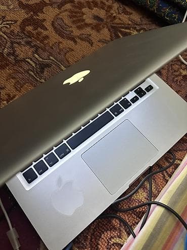 display: Apple MacBook (серия Unibody, 13") — классический алюминиевый ноутбук — 4