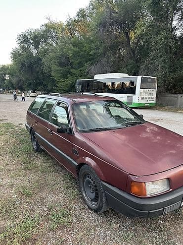 газель 4 4: Volkswagen Passat: 1989 г., Универсал — 1