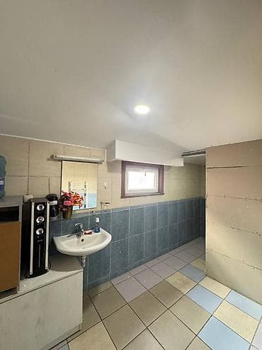 сомо кредит: Аренда офисов, 45 м², В бизнес центре, С оборудованием, С отдельным сан узлом, С системой безопасности — 4