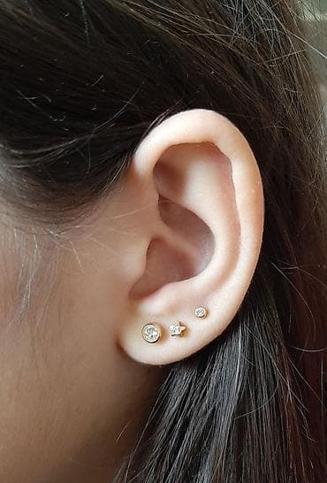 Прокол ушей детям и взрослым Стерильно и качественно Цена 700с Адрес