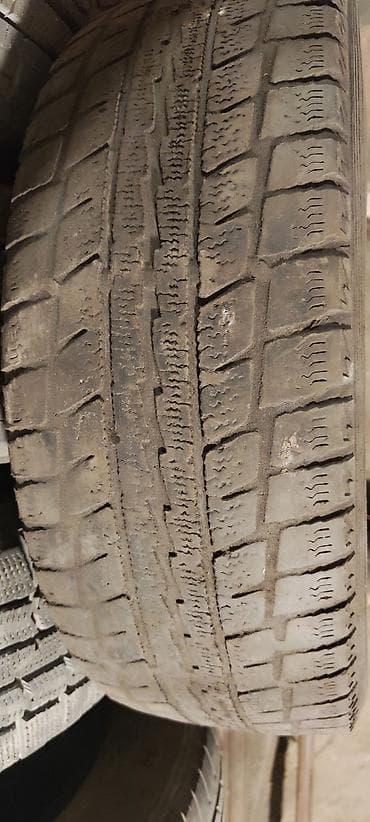 Шины: Продаю шины состояние на фото 3 шины 185/70 r14 2 шины 175/70r14 по — 3