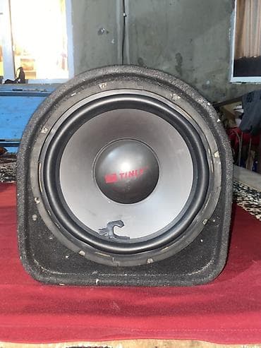 a 70: Сабвуфер в корпусе для автомобиля - Тип: активный автомобильный — 1