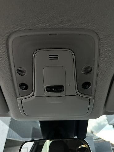 14: Toyota Prius: 2017 г., 1.8 л, Гибрид, Лифтбек — 10