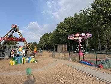 строительный рабочий: Для парка аттракционов Иссык-Куля Требуются аниматоры, и парни для — 8