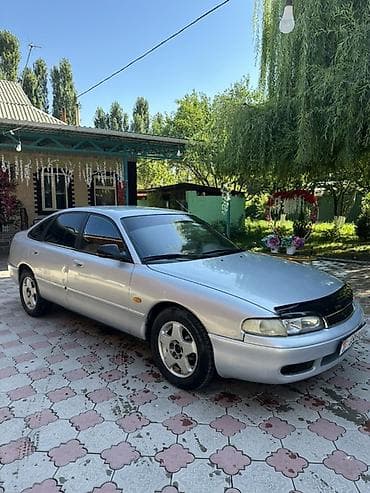 Mazda 626: 1993 г., 2 л, Механика, Бензин, Лифтбек