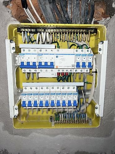 Электрики: Услуги электрика и слаботочных работ.Электромонтажный работ в любой — 8