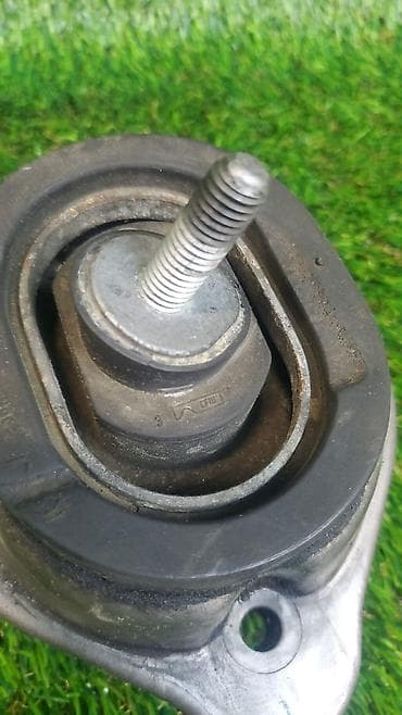 х5: Подушка крепления двигателя Марка: BMW Модель: X5 E53 (01/2000 - — 3