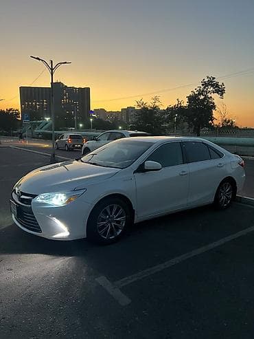 Продажа авто: Toyota Camry: 2016 г., Гибрид, Седан — 2