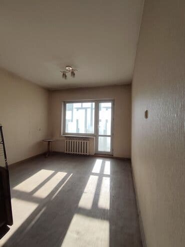 обмен с доплатой: 2 комнаты, 48 м², 105 серия, 5 этаж, Старый ремонт — 1