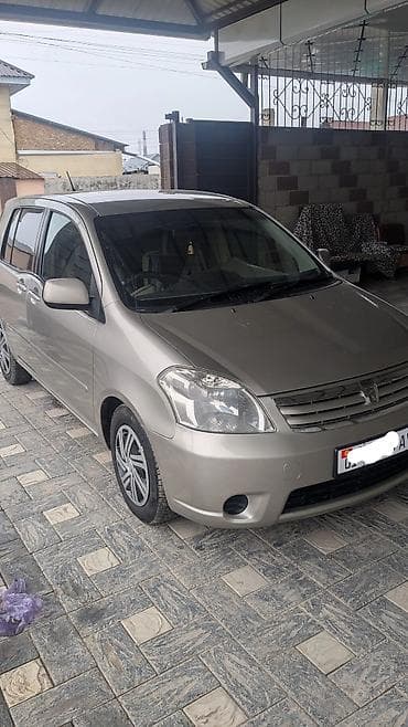 Toyota Raum: 2004 г., 1.5 л, Автомат, Бензин, Минивэн