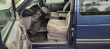 автомобиль крайслер: Chrysler Voyager: 1996 г., Ручные, Бензин, Минивэн — 7