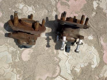 подшипник ступицы передний: Передняя левая Ступица Toyota Б/у, Оригинал — 2