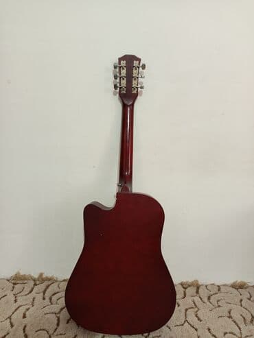микрофон для пк: Акустическая гитара с вырезом (cutaway), цвет бордовый/махагоновый — 2