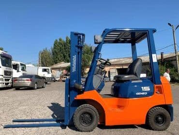 toyta: Погрузчик, 2004 г., Колесный, Вилочный — 2