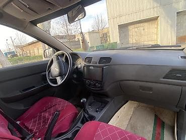 wuling: Dongfeng : 2019 г., 1.5 л, Механика, Бензин, Минивэн — 6
