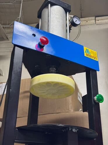 Нан чекич станок Аппарат для изготовления лепёшки хлеб 🍞🍞,🫓🫓🫓 три раза at lalafo.kg Нан чекич станок Аппарат для изготовления лепёшки хлеб 🍞🍞,🫓🫓🫓 три раза