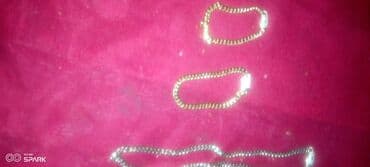 ош кийим: Набор ювелирных браслетов и цепочки в золотистом цвете. Состав — 5