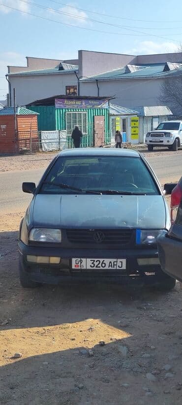 фара нью райс: Volkswagen Vento: 1993 г., Седан — 1