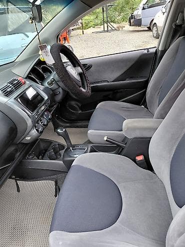 211 2 7: Honda Fit: 2003 г., 1.3 л, Автомат, Бензин, Хэтчбэк — 5