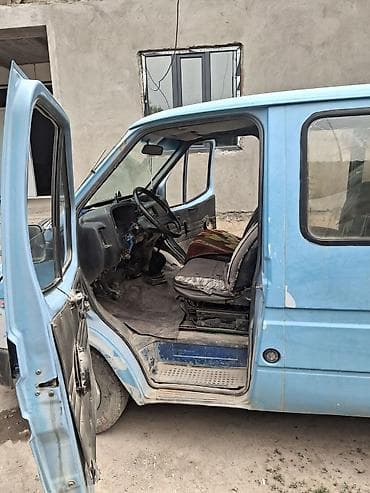 бус грузовой двух скатный: Легкий грузовик, Ford, Б/у — 5