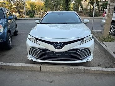 Toyota Camry: 2019 г., 2.5 л, Автомат, Гибрид, Седан — 2