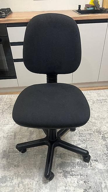 Офисный стул, Б/у, цвет - Черный, Пластик