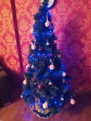 цена елка на новый год: Новогодняя ёлка с игрушками и гирляндой! Состояние отличное, отдаю все — 2