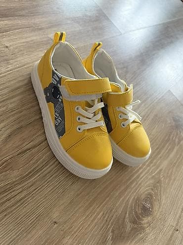 белые кросовки: Детские кеды (кроссовки) ярко‑жёлтого цвета, размер 30. - Застёжка — 1