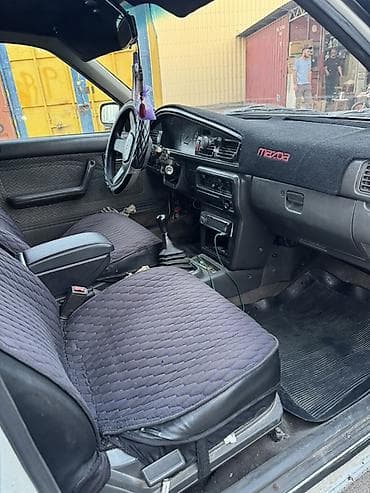 продаю или меняю с доплатой: Mazda 626: 1989 г., 2 л, Механика, Бензин, Седан — 8