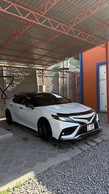 Toyota Camry: 2021 г., 2.5 л, Автомат, Бензин, Седан