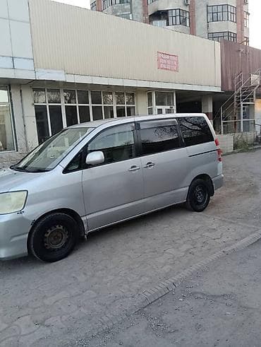 step 2: Toyota Noah: 2003 г., 2 л, Автомат, Бензин, Минивэн — 4