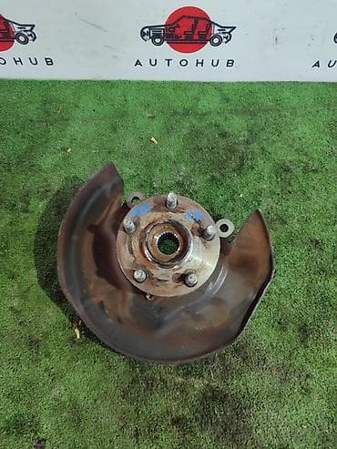 step rf3: Цапфа (поворотный кулак) передняя правая для Toyota Opa, кузов — 1