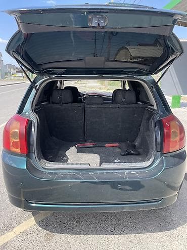 с кочкор авто: Toyota Corolla: 2004 г., 1.6 л, Кол менен иштөөчү, Бензин, Хетчбек — 7