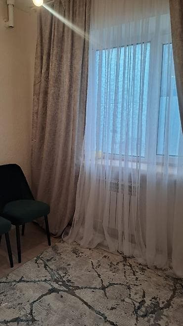 квартира для девушек: 2 комнаты, 42 м², 104 серия, 1 этаж, Старый ремонт — 2