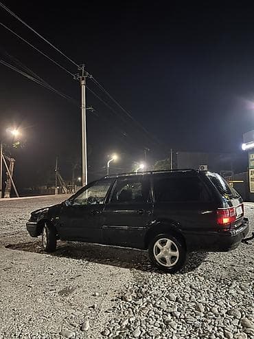 бар авто: Volkswagen Passat Variant: 1994 г., 2 л, Кол менен иштөөчү, Бензин, Универсал — 5