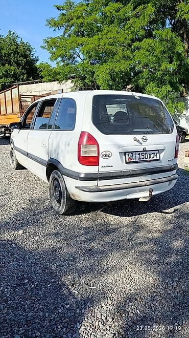 Opel Zafira: 2003 г., 2 л, Механика, Дизель, Минивэн — 4