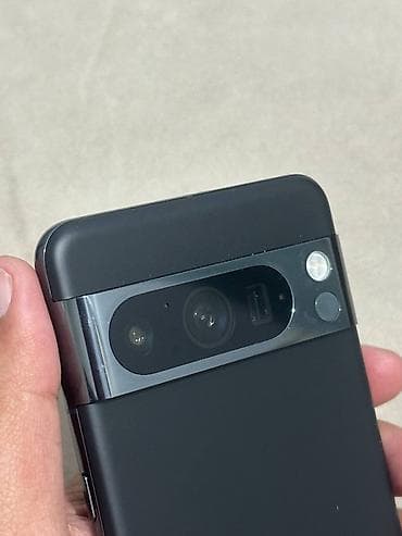 Google Pixel 8 Pro, Б/у, 256 ГБ, цвет - Черный, 1 SIM, eSIM