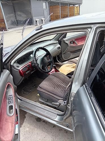 Mazda 626: 1992 г., 2 л, Механика, Бензин, Седан — 9
