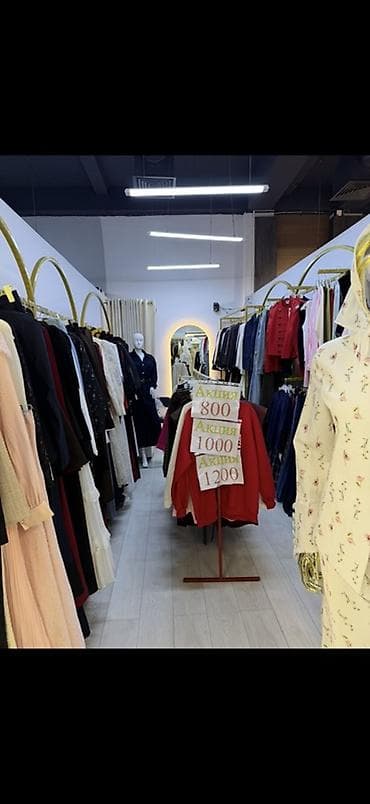 в нарыне: Продается бутик Т Ц <Караван > На 2 этаже 16,1 КВ С — 1