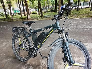 Электровелосипед горного типа с усиленной рамой и аккумуляторным