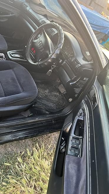 капот вито: Audi A4: 1997 г., 1.8 л, Автомат, Бензин, Седан — 4