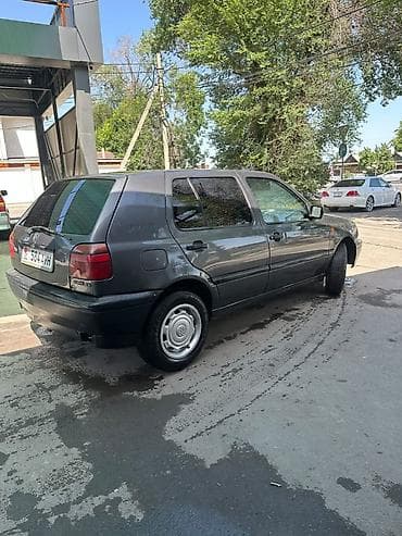 b v d: Volkswagen Golf: 1993 г., 1.6 л, Механика, Бензин, Хэтчбэк — 4