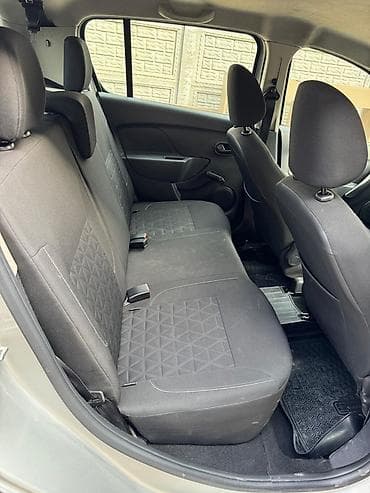 мицубиси спес стар: Renault Sandero: 2017 г., 1.6 л, Автомат, Бензин, Хэтчбэк — 10