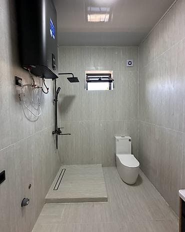 Кыймылсыз мүлк: ✨ Продаётся дом район Киркомстром Бишкек ✨ 🏡 Характеристики: • — 10