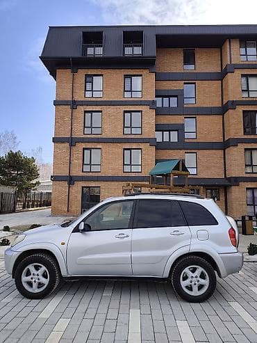 Toyota RAV4: 2003 г., 2 л, Механика, Бензин, Кроссовер at lalafo.kg Toyota RAV4: 2003 г., 2 л, Механика, Бензин, Кроссовер