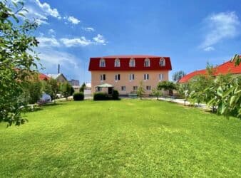 на иссык куле: ❗️Продается Отель❗️ 🌍Локация: г. Чолпон-Ата, Иссык-Куль (Рядом с — 4