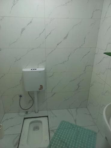 продаю карвен: Сдаётся отдельная небольшая комната с узбекским ковром и высоким — 2