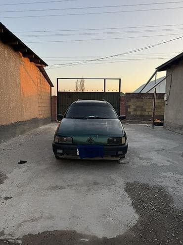 Volkswagen Passat Variant: 1991 г., 1.8 л, Механика, Бензин, Универсал