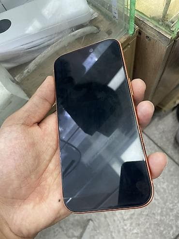 a 13: IPhone 17 Pro, Б/у, 256 ГБ, Оранжевый, 100 % — 3